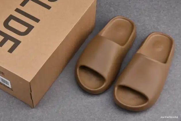 G55492 Core Slide Yeezy Adidas 0617